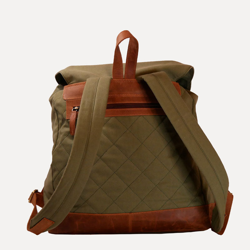 mochila de estilo militar verde y marron